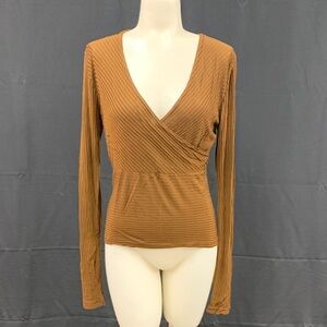 Timing USA Small brown V-neck front long sleeve top small
